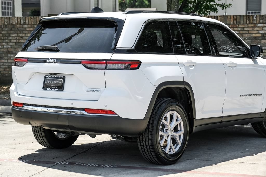 Used 2022 Jeep Grand Cherokee Limited RWD image 16