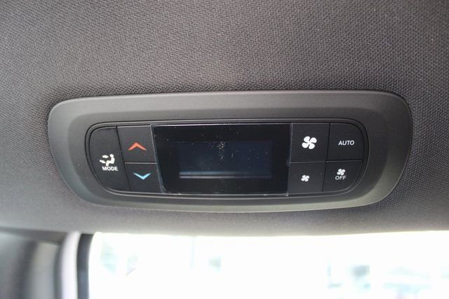 New 2026 Chrysler Pacifica Select image 29