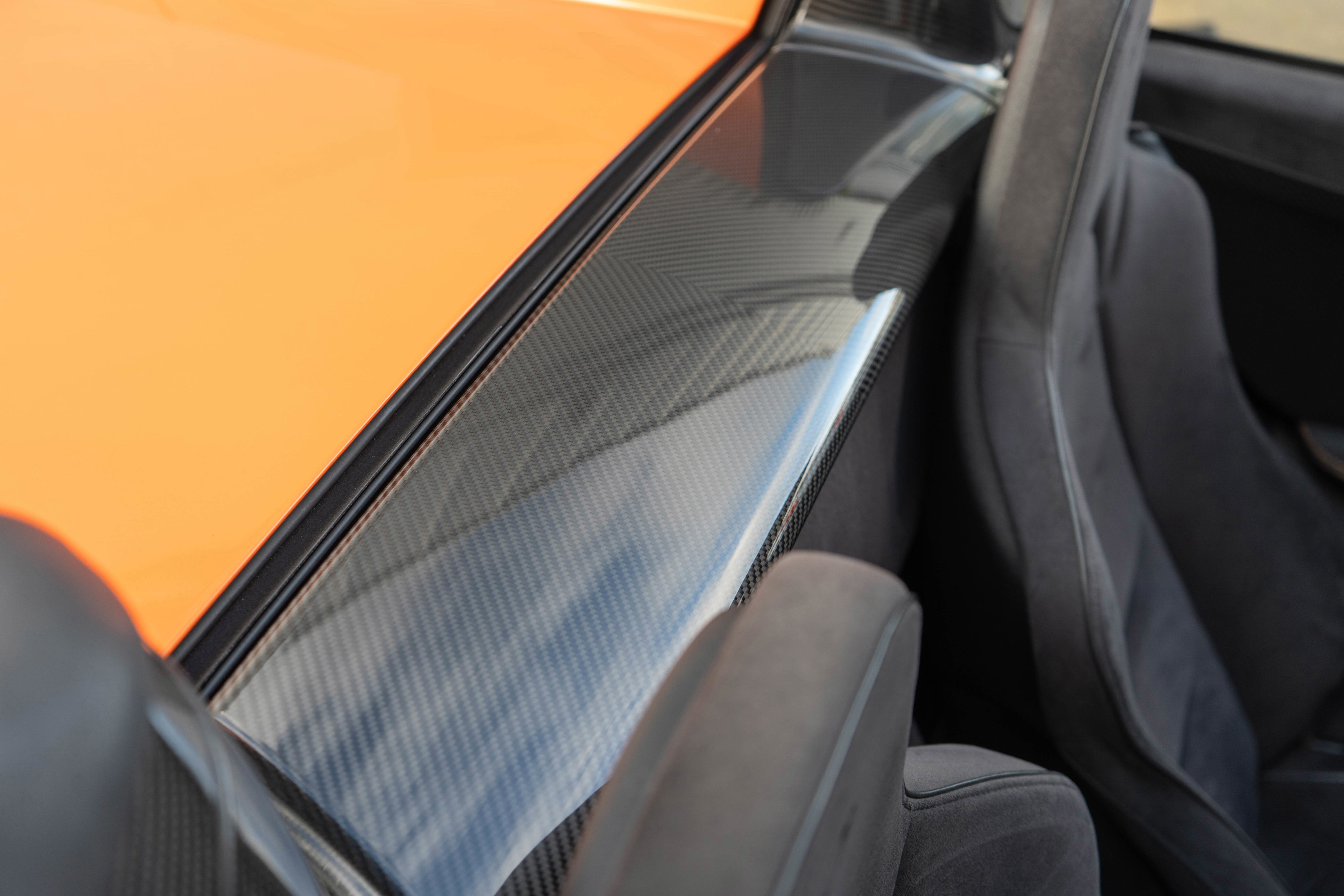 Used 2015 McLaren 650S Spider image 38