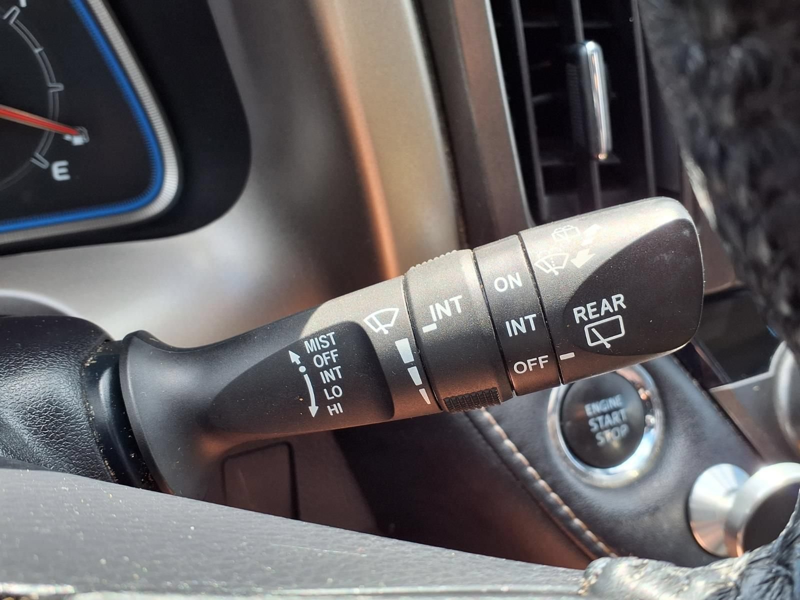 Used 2014 Toyota RAV4 Limited w/ Technology Package FWD image 21
