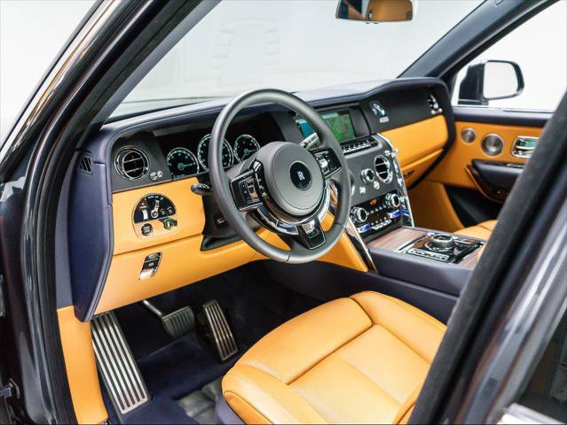 Used 2024 Rolls-Royce Cullinan AWD/4WD image 16