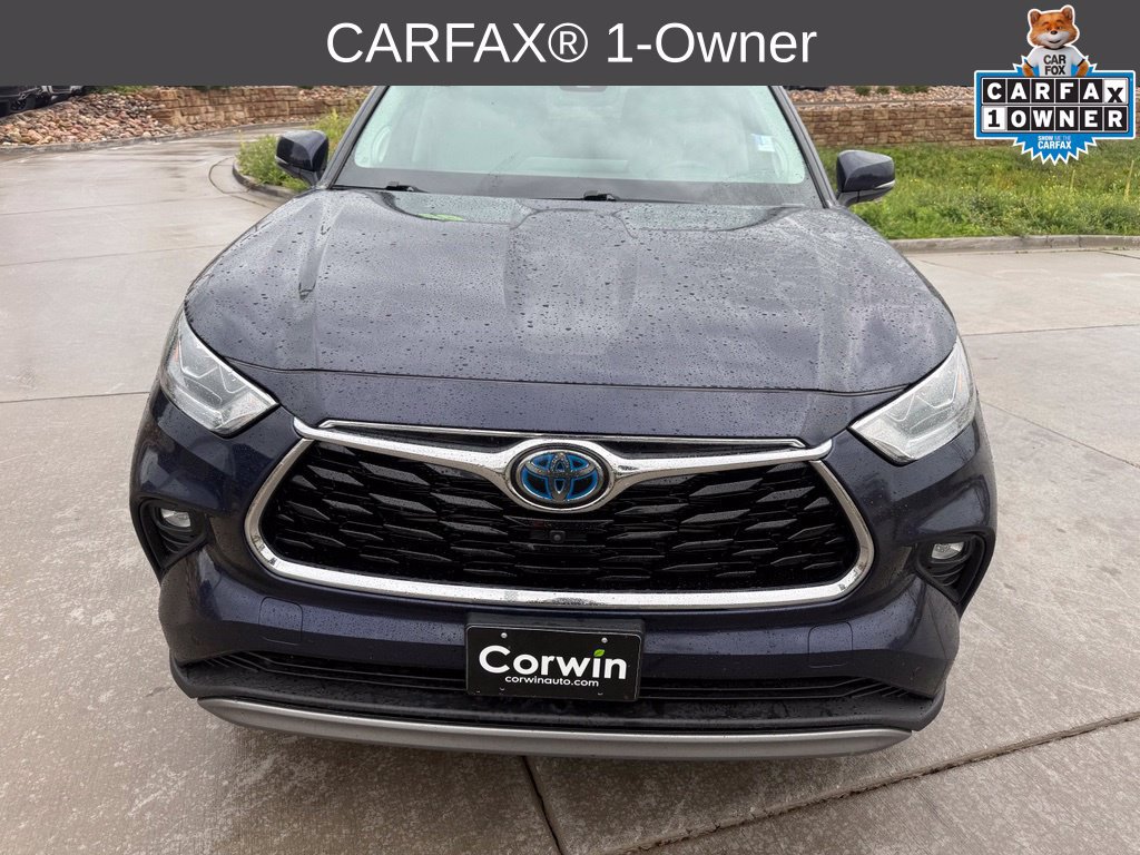 Used 2022 Toyota Highlander Platinum AWD/4WD image 2
