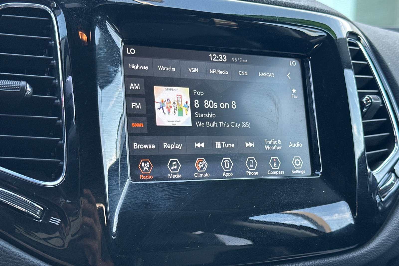 Used 2021 Jeep Compass Latitude image 18