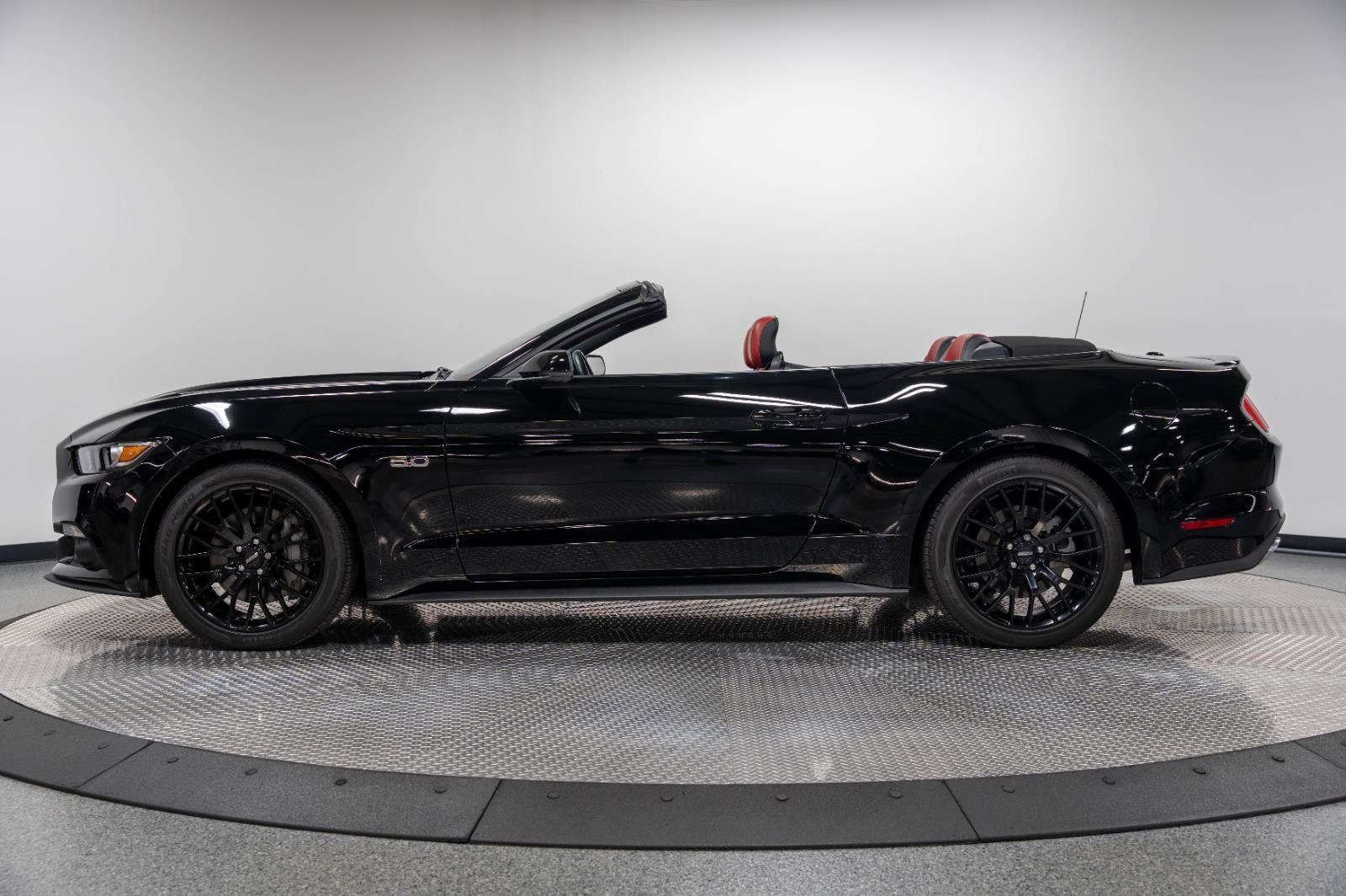 Used 2015 Ford Mustang GT Premium w/ Equipment Group 401A image 5