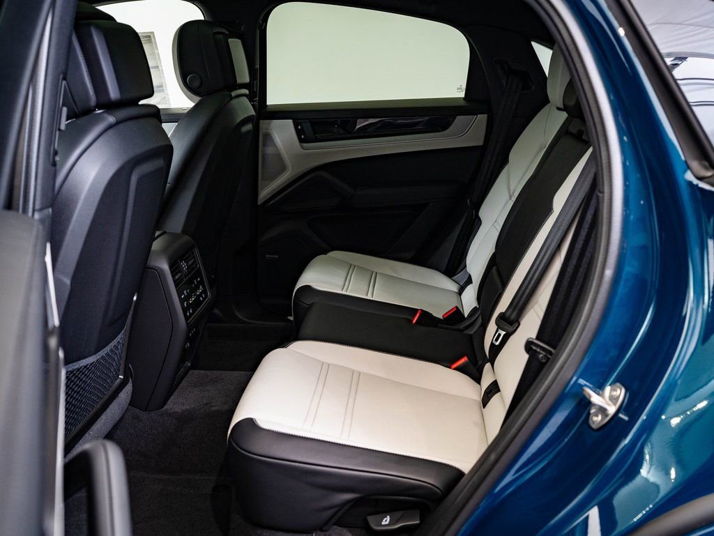 New 2026 Porsche Cayenne Coupe image 36