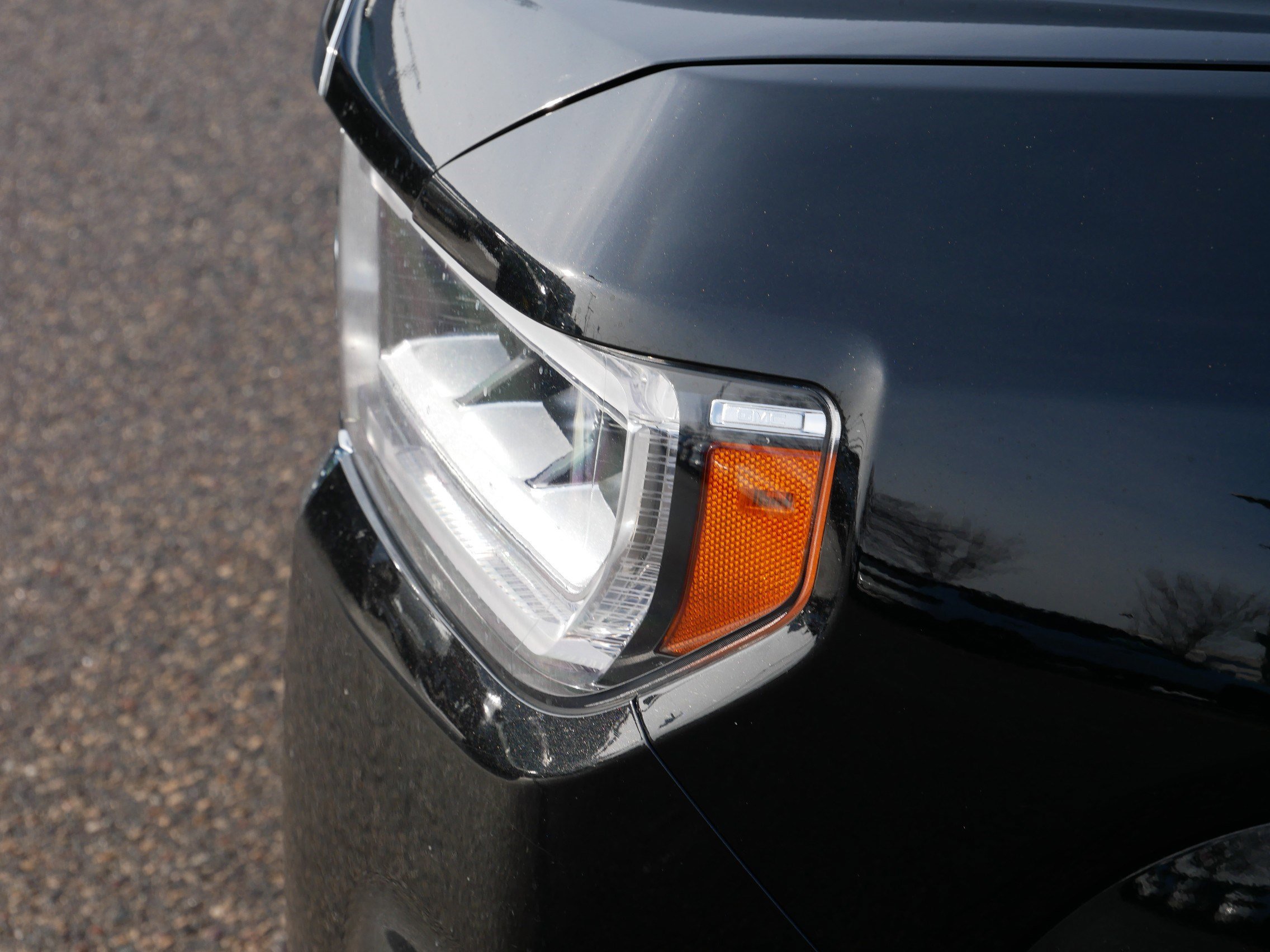 Used 2023 GMC Acadia Denali w/ Black Diamond Edition image 16