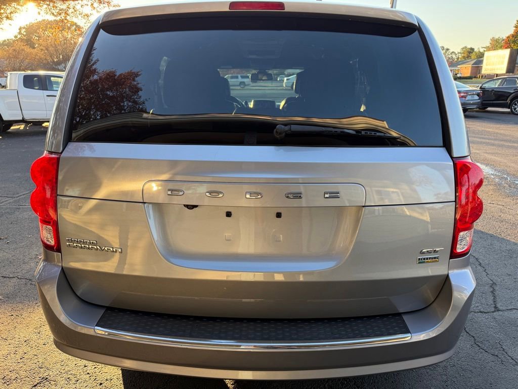 Used 2019 Dodge Grand Caravan GT image 4