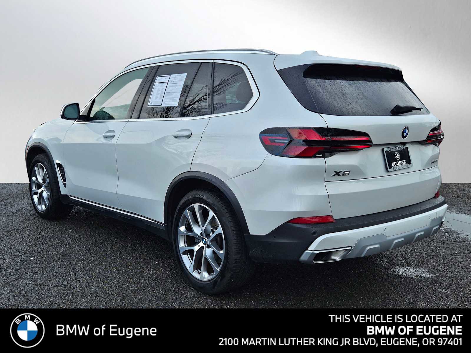 Used 2024 BMW X5 xDrive40i w/ Premium Package image 5