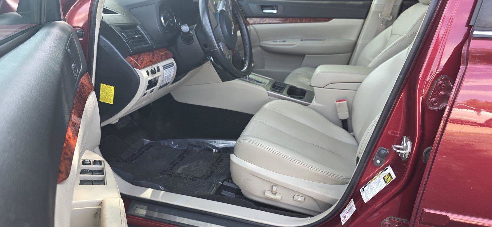 Used 2011 Subaru Outback 3.6R Limited w/ PWR Moonroof Pkg AWD/4WD image 15