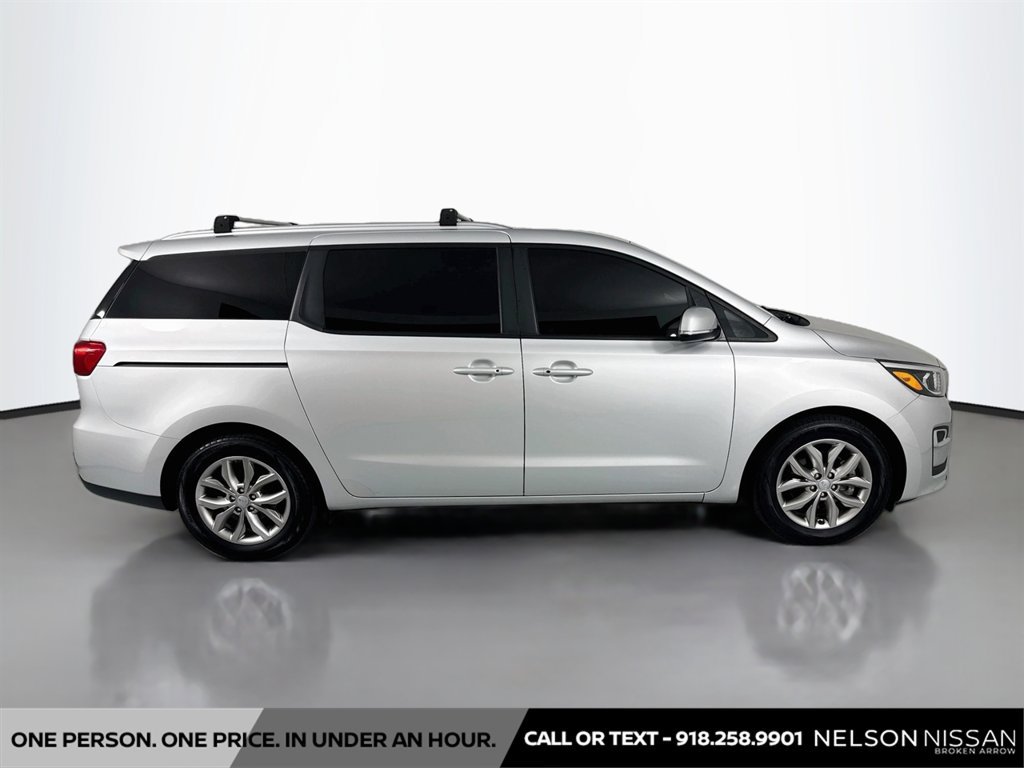 Used 2021 Kia Sedona EX FWD image 4
