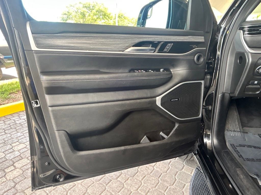 Used 2024 Jeep Wagoneer L Series II w/ Flexible Seating Group image 35