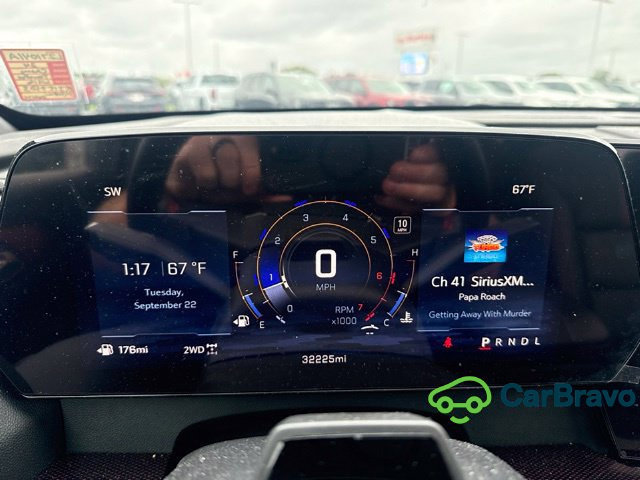Used 2024 Chevrolet Traverse RS AWD/4WD image 13