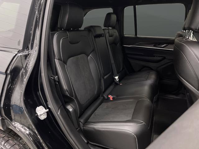 New 2026 Jeep Grand Cherokee Altitude image 31