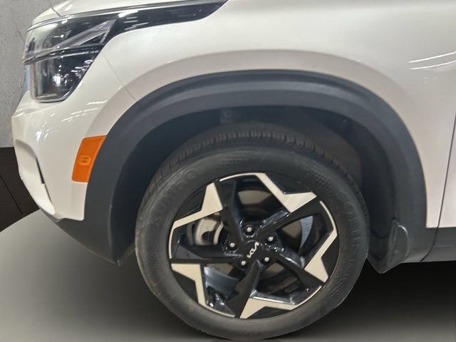 Used 2025 Kia Seltos EX AWD/4WD image 17