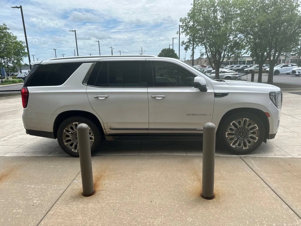 Used 2023 GMC Yukon Denali Ultimate AWD/4WD image 6