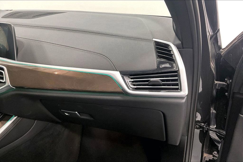 Used 2023 BMW X5 xDrive40i w/ Premium Package image 16