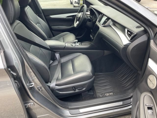 Used 2019 INFINITI QX50 Essential w/ Premium Heat Package AWD/4WD image 12
