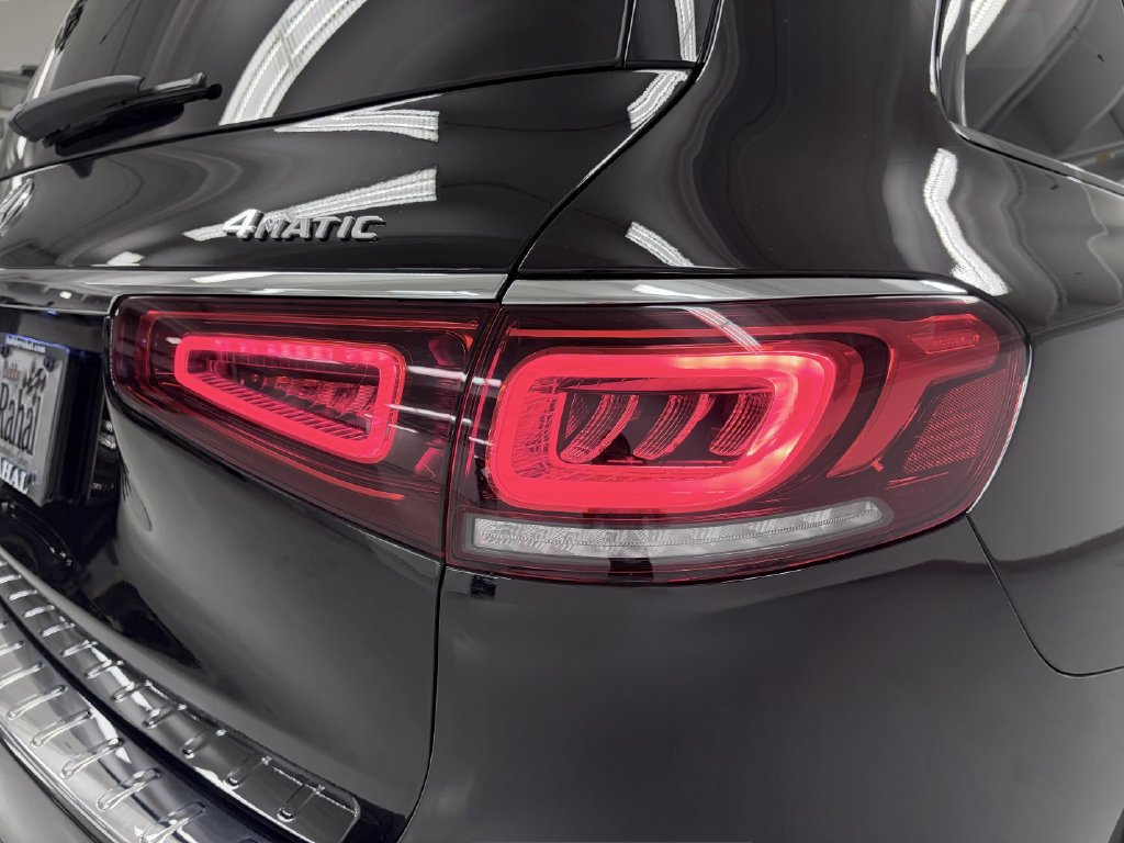 Used 2023 Mercedes-Benz GLS 450 4MATIC image 9