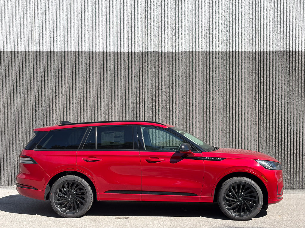 New 2026 Lincoln Aviator Reserve w/ Jet Appearance Package AWD/4WD image 8