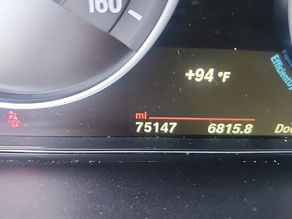 Used 2016 BMW 320i Sedan RWD image 2