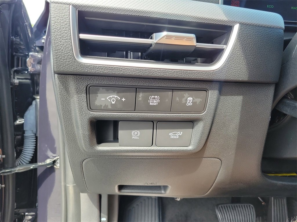 New 2025 Hyundai Sonata Limited image 12