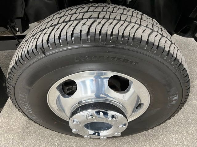 Used 2024 Ford F350 Platinum image 18