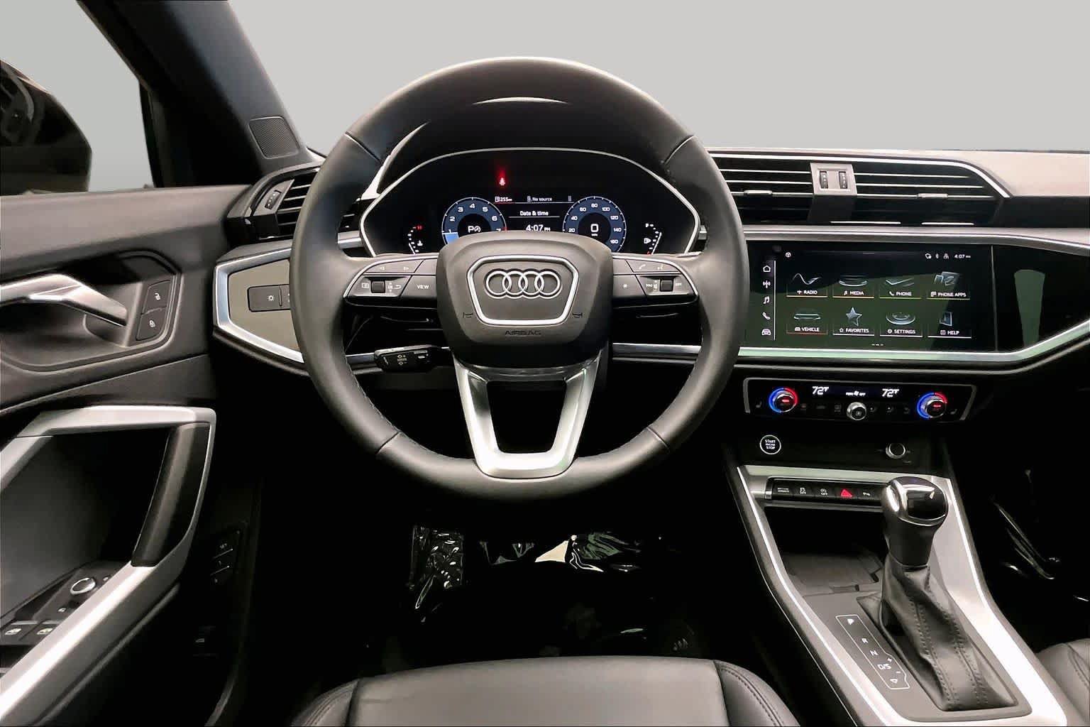 Used 2025 Audi Q3 2.0T Premium w/ Convenience Package AWD/4WD image 6