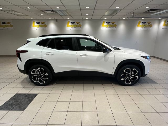 New 2026 Chevrolet Trax RS w/ Sunroof Package image 3