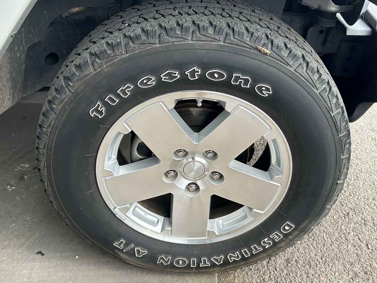 Used 2009 Jeep Wrangler Unlimited Sahara w/ Mopar Leather Group image 7