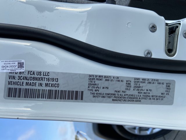 Used 2024 Jeep Compass Latitude image 32