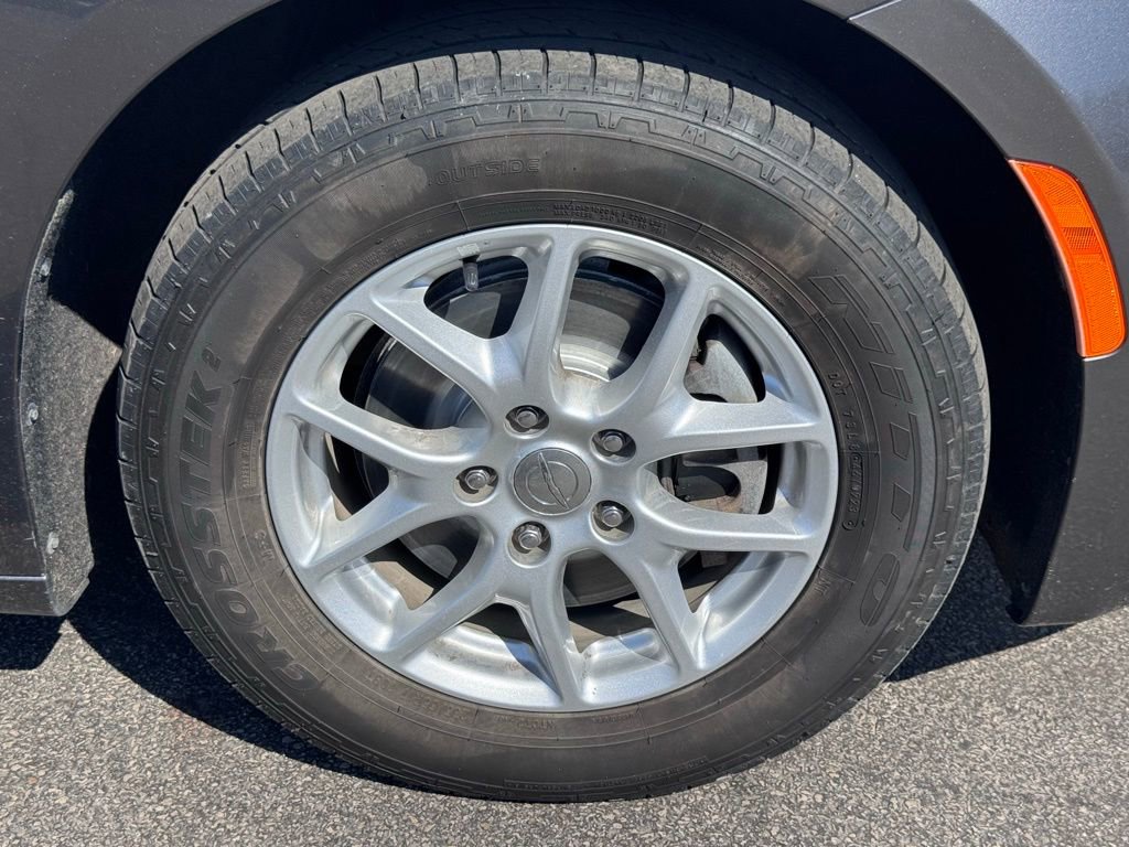 Used 2020 Chrysler Pacifica Touring-L image 54