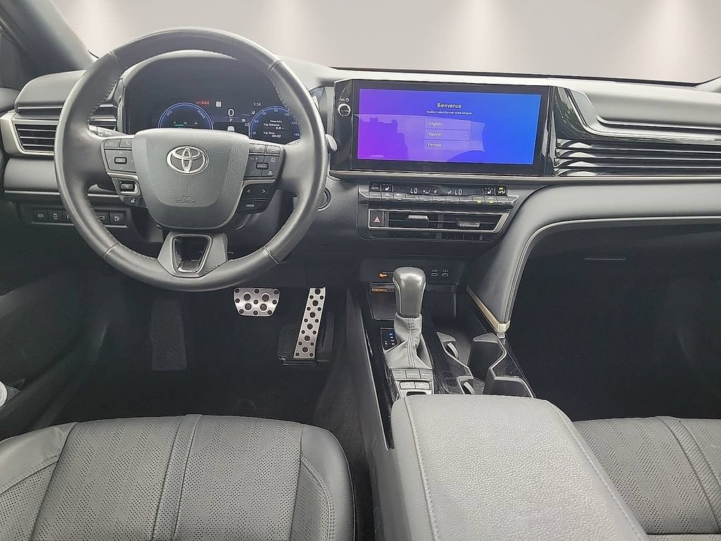 Used 2025 Toyota Camry XSE FWD image 9