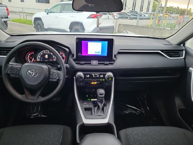 Used 2024 Toyota RAV4 XLE FWD image 8