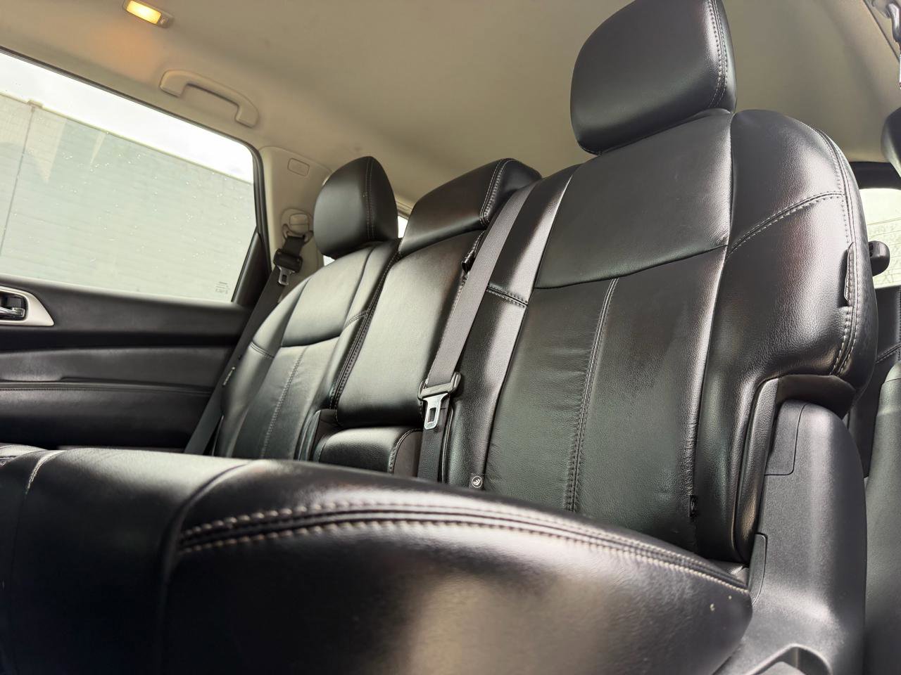 Used 2018 Nissan Pathfinder SL w/ Midnight Edition Package image 10