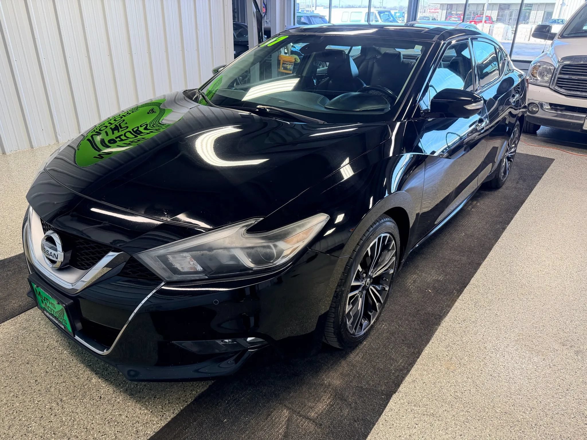 Used 2017 Nissan Maxima Platinum w/ Medallion Package FWD image 1