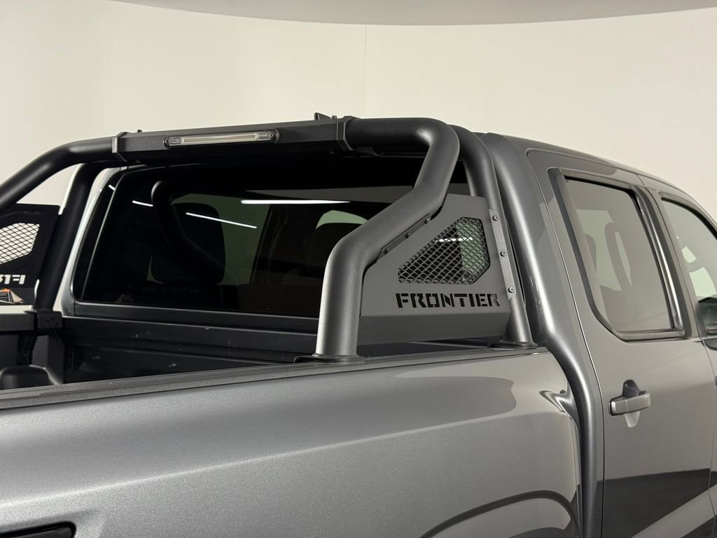 Used 2023 Nissan Frontier SV w/ Midnight Edition Package image 9