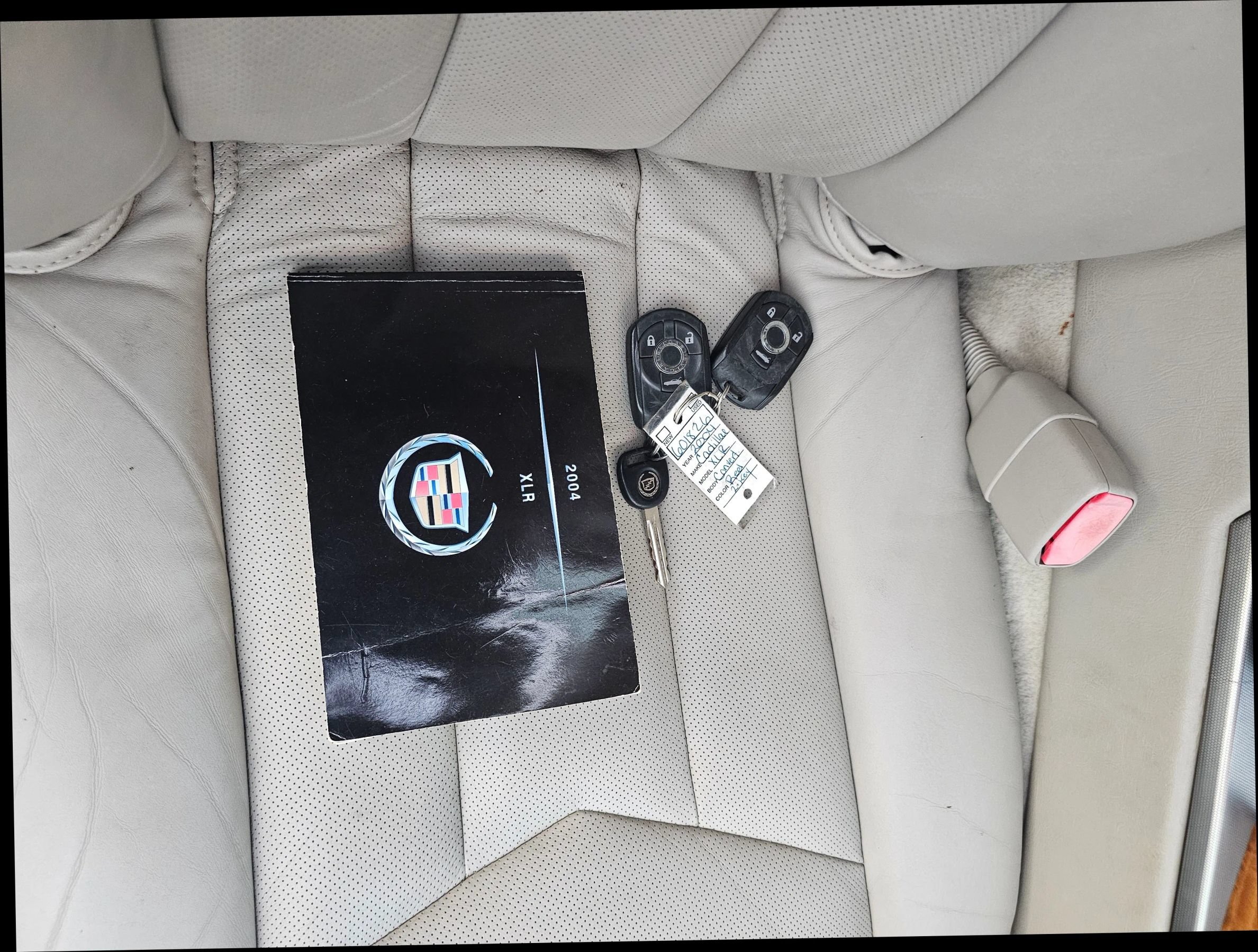 Used 2004 Cadillac XLR RWD image 28