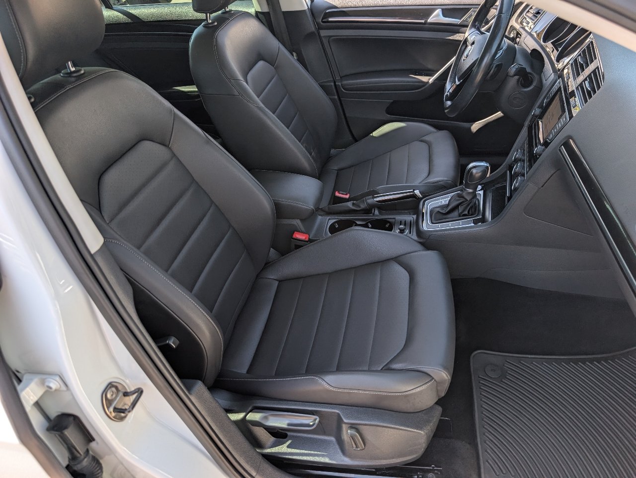 Used 2015 Volkswagen Golf TDI SEL FWD image 8