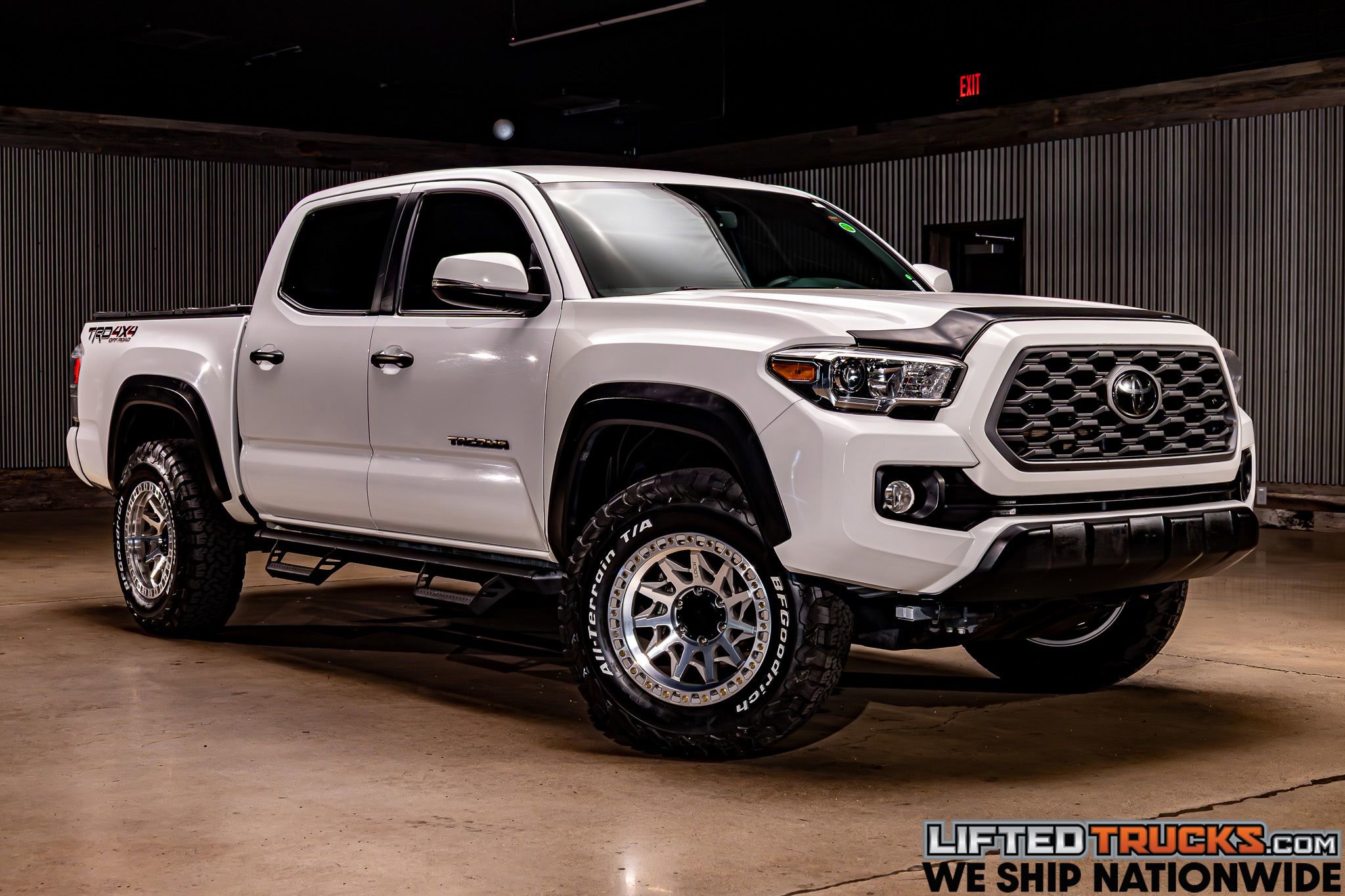 Used 2021 Toyota Tacoma TRD Off-Road w/ Technology Package AWD/4WD image 1