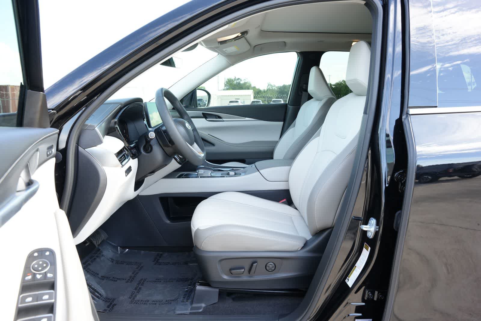 Certified 2026 INFINITI QX60 Pure w/ Cargo Package FWD image 16