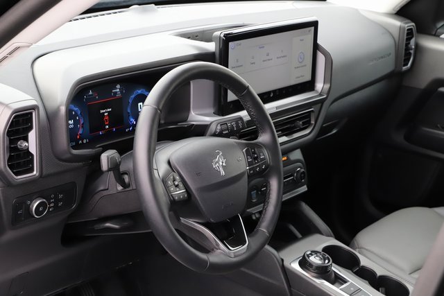 Used 2025 Ford Bronco Sport Badlands image 12