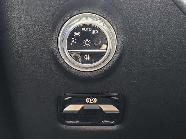 Used 2024 Mercedes-Benz C 300 Sedan image 18
