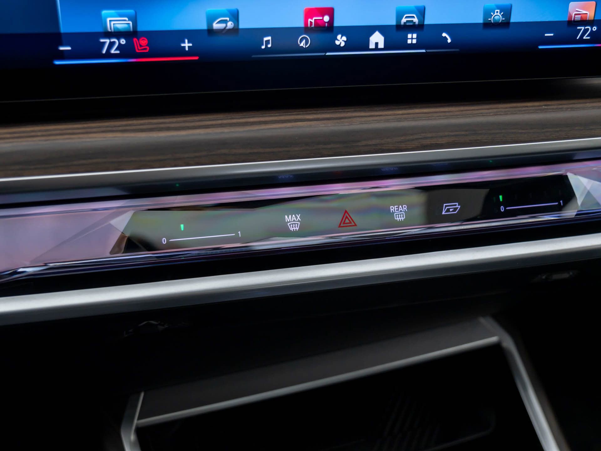 Certified 2025 BMW i7 xDrive60 image 30