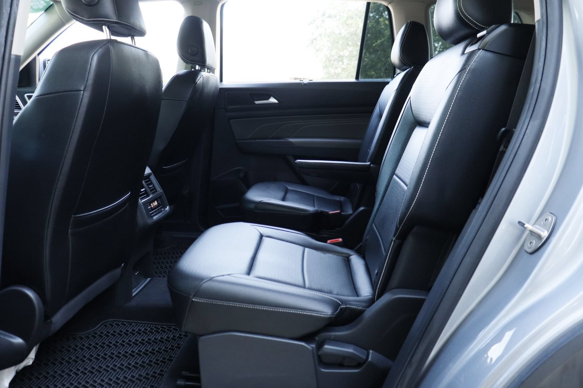 Used 2021 Volkswagen Atlas SE w/ Panoramic Sunroof Package FWD image 27