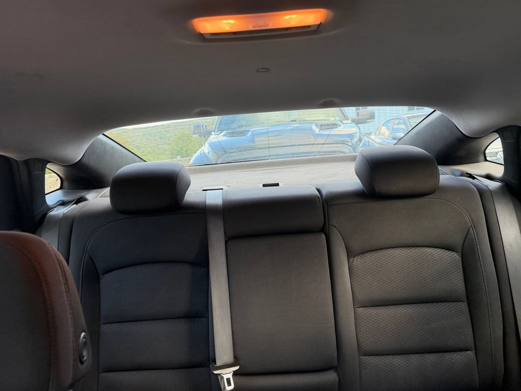 Used 2022 Chevrolet Malibu LT FWD image 19