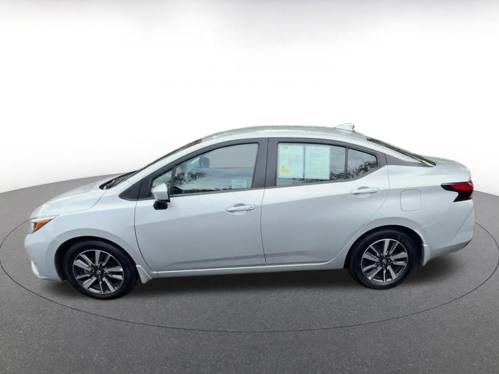 Used 2025 Nissan Versa SV w/ Trunk Package FWD image 9