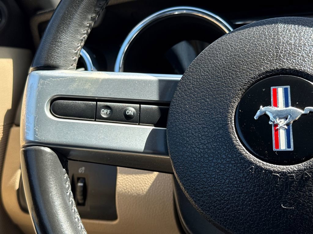 Used 2007 Ford Mustang Deluxe image 28