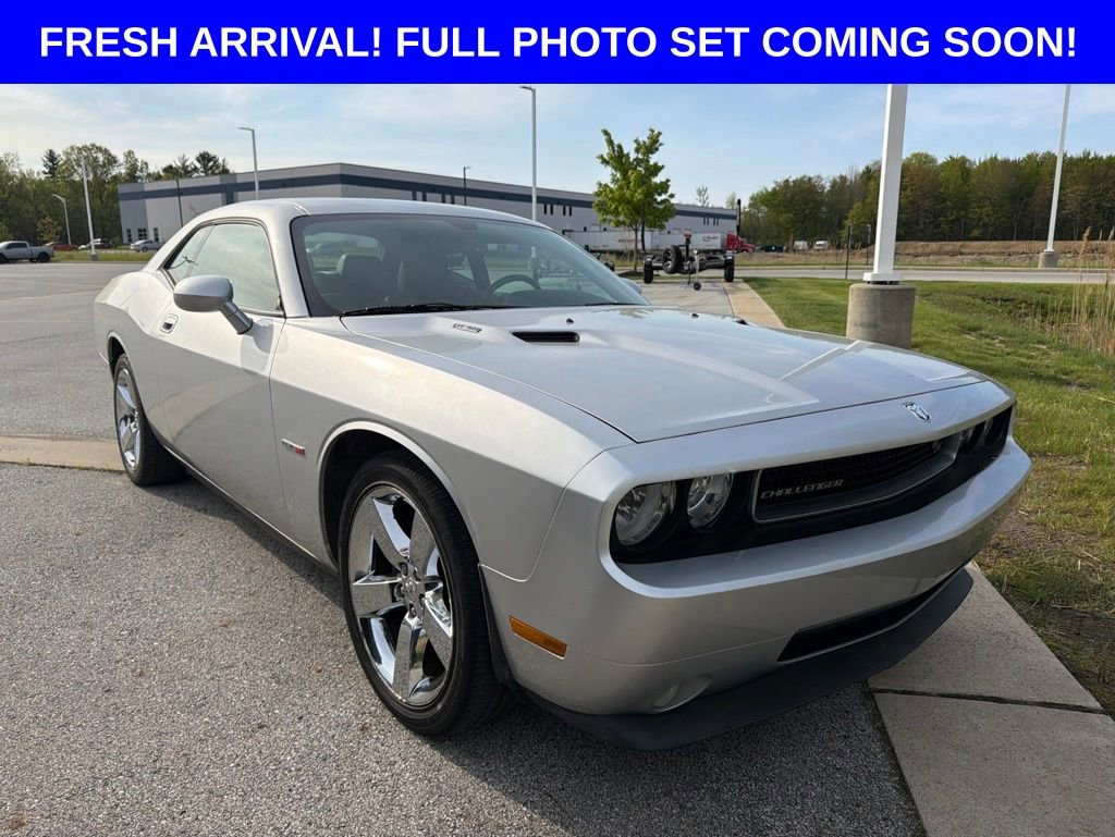 Used 2010 Dodge Challenger R/T RWD image 1