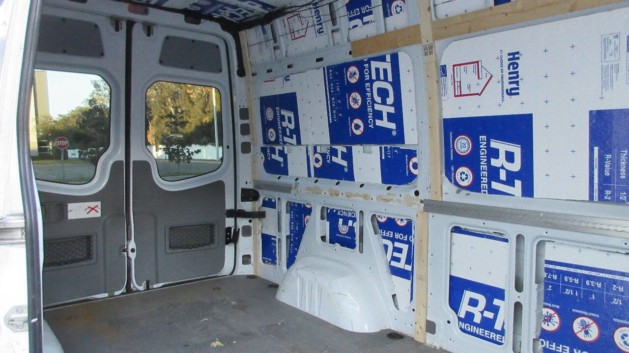 Used 2011 Freightliner Sprinter 2500 image 21