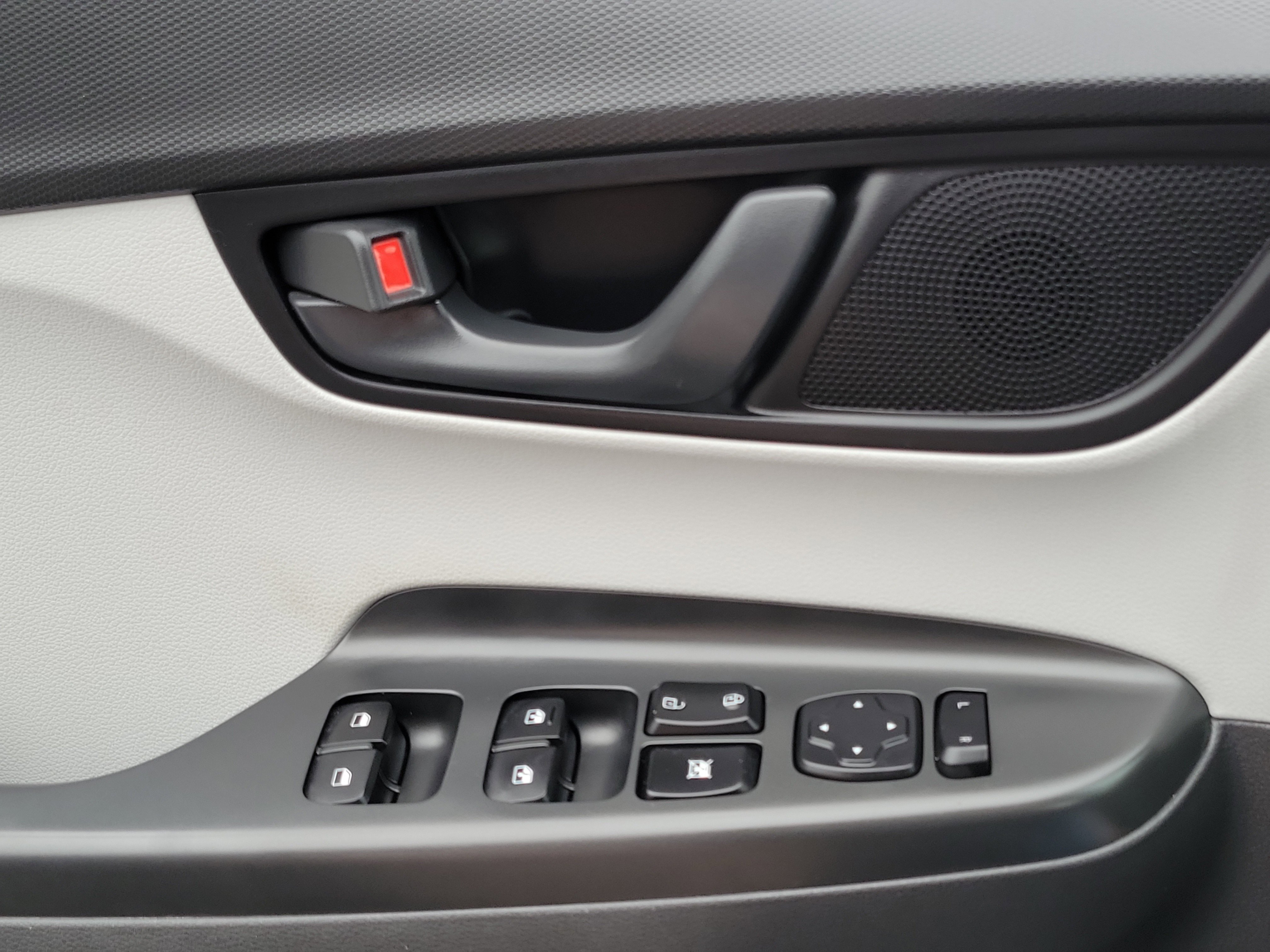 Certified 2023 Hyundai Kona SEL AWD/4WD image 10